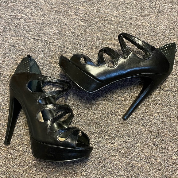 Guess Strappy Pumps - Picture 2 of 11